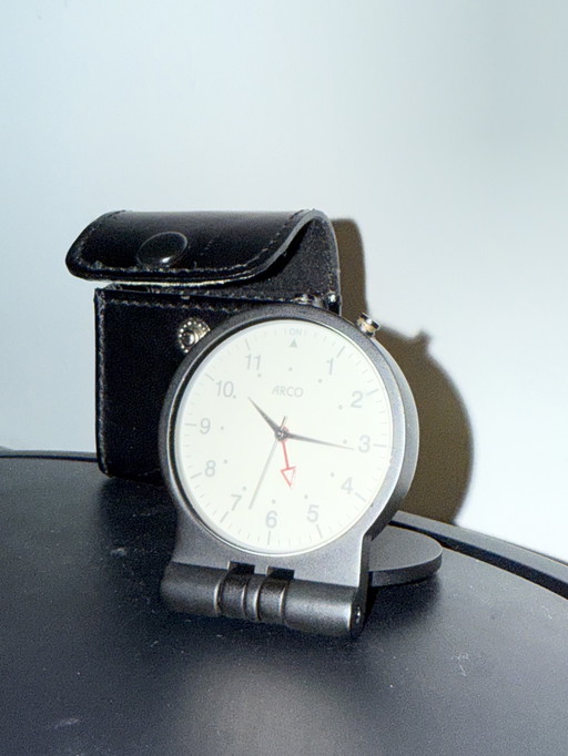 Reloj de viaje vintage ARCO con estuche de cuero