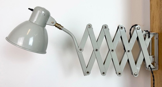 Image 1 of Grijze Duitse industriële schaarwandlamp van SIS, jaren 60.
