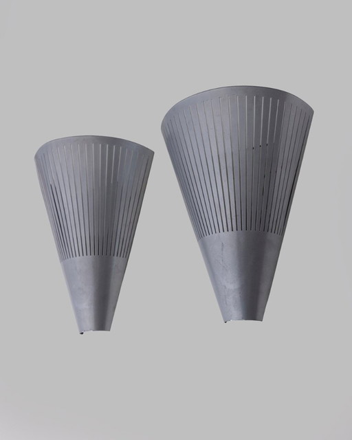 Une paire d'appliques murales vintage « Klyka » des années 1980, conçues par Ikea.