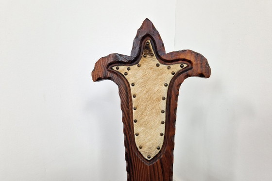 Tabouret espagnol à trois pieds | Cuir de vachette – Wood (photo 5 of 10)