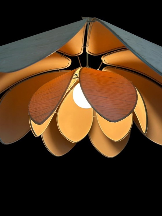 Image 1 of suspension fleur pétales vintage 