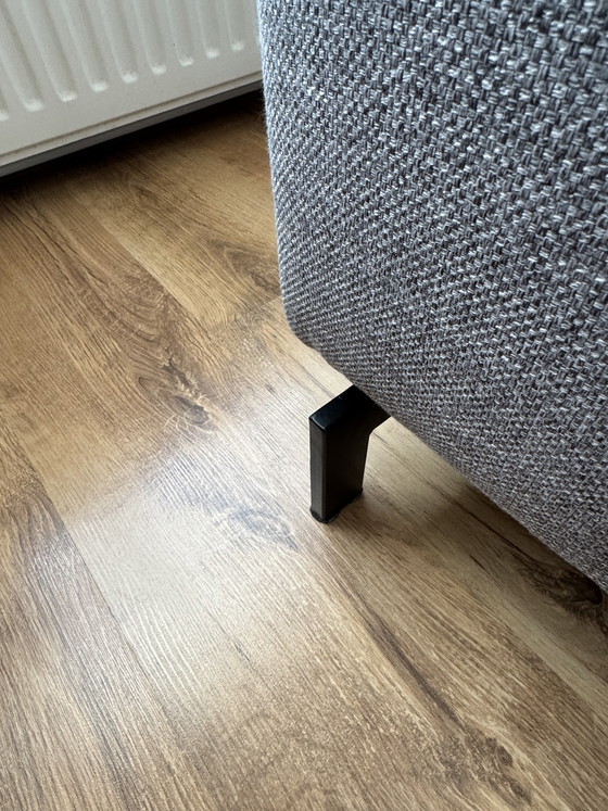 Image 1 of spacious 3 1/2-seater sofa