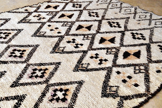 Image 1 of Vintage Beni Ourain Rug – 252 x 208 cm