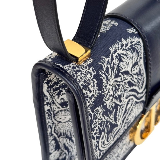 Dior Montaigne 30 – Crossbody bags, Calfskin (photo 5 of 25)