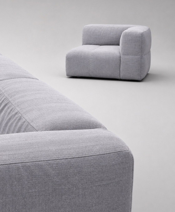 Image 1 of Viccarbe Savina 3-delige modulaire bank van Victor Carrasco in Kvadrat Steelcut Trio Mist Grey.