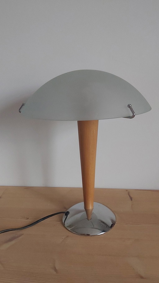 Lámpara de mesa con forma de hongo de diseño de Ikea