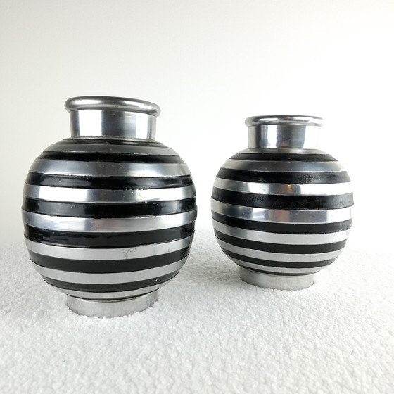 Image 1 of 2x vintage Art Deco spherical vase silver/black