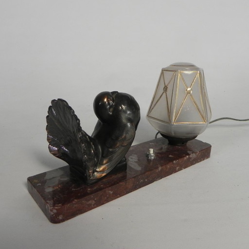 Lampe de table Art Déco avec abat-jour en verre et oiseau sur base en marbre, années 30