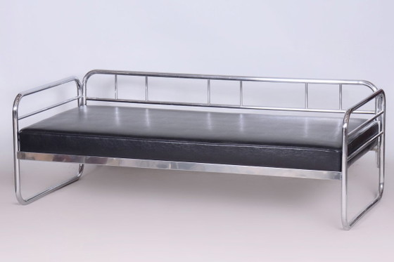 Sofá Bauhaus restaurado, de Vichr a Spol., cromo, cuero, checo, década de 1930. – Leather, Metal (photo 11 of 13)