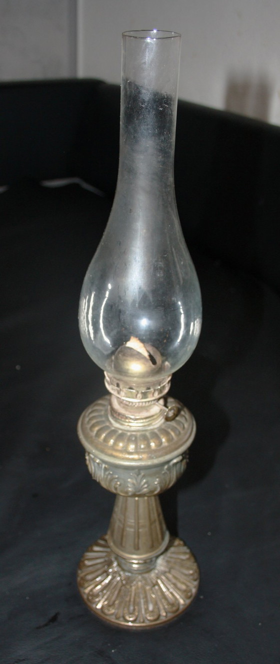Image 1 of Lampada a cherosene antica in ottone – altezza 50 cm – Pezzo unico da collezione