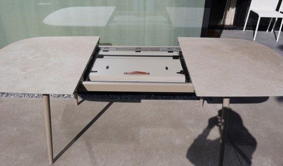 Image 1 of BoConcept: Ausziehbarer Esstisch Kingston 160 cm / 230 cm aus Keramik