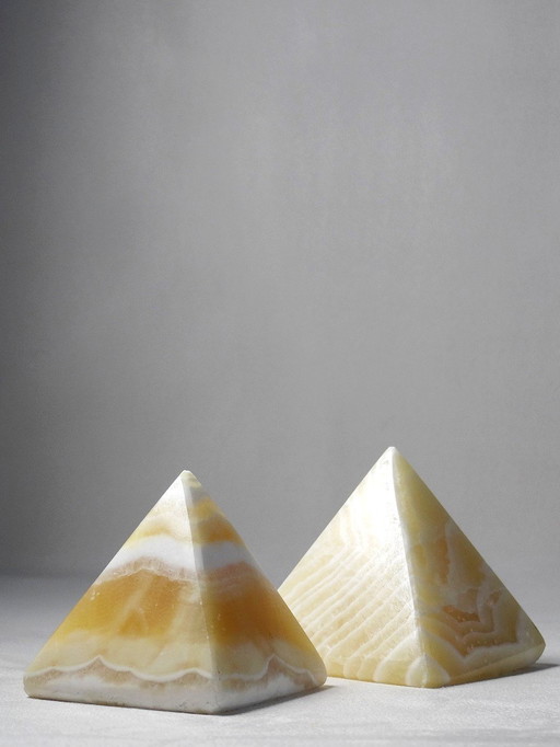 Duo De Presses Papier Pyramides En Albâtre Egyptien Vintages