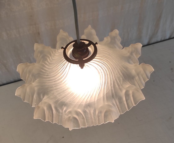 Image 1 of Lampenkap van geplooid glas - midden 20e eeuw