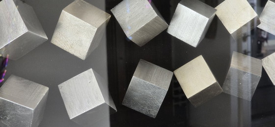 Image 1 of Modern 3D wall decoration cubes