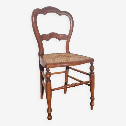 Rattan medallion chair