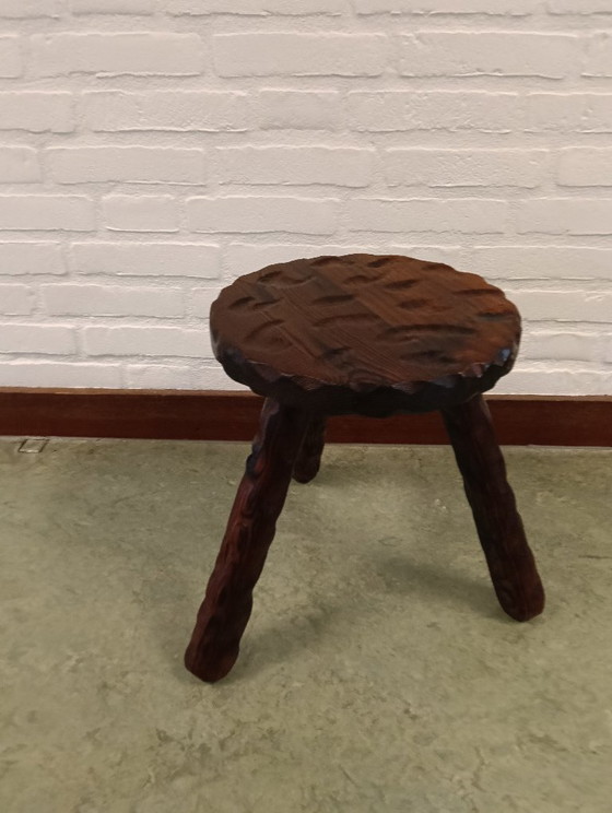 Sgabello brutalista a treppiede vintage anni '50-'60 – Sgabelli, Legno (photo 3 of 8)