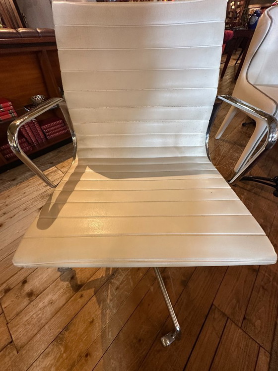 Image 1 of Sedia da ufficio Eames EA 117