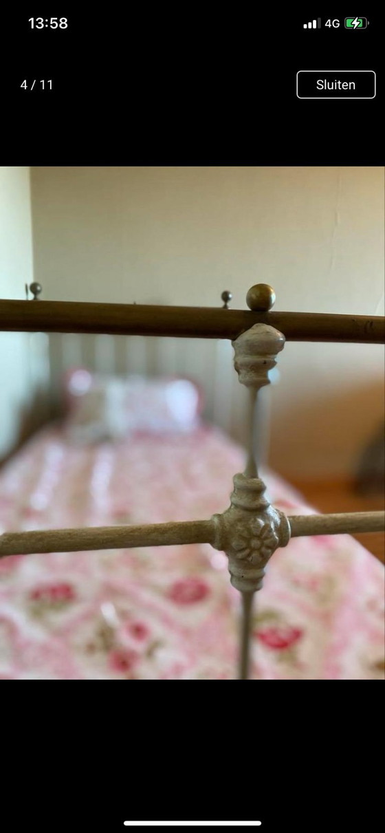 Image 1 of Letto antico in ghisa con rete a doghe