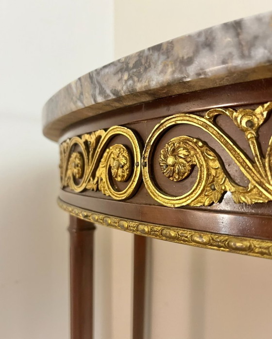 Image 1 of Table d'appoint luxueuse en marbre et bronze