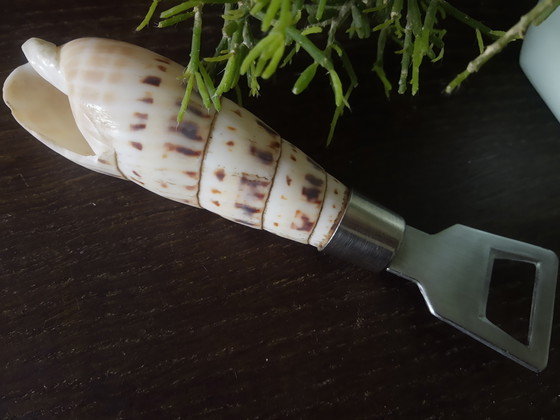 Image 1 of Apribottiglie vintage unico degli anni '60-'70 con manico a conchiglia.