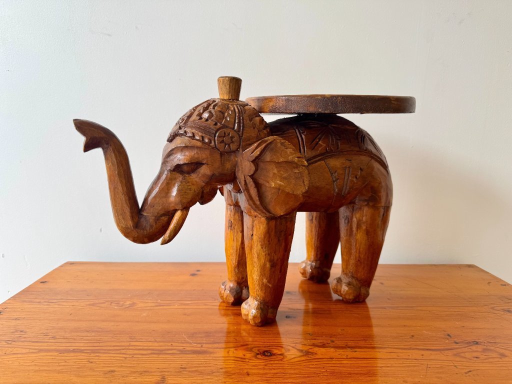 Vintage Houten Olifant Beeldje - Handgemaakt en Rustiek Distressed