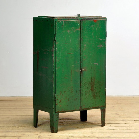 Image 1 of IJzeren industriële kast, jaren 70