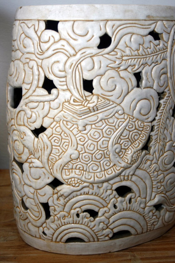 Sgabello/tavolino da giardino vintage in ceramica cinese – Traforato con drago, fenice e tartaruga – Sgabelli (photo 4 of 7)