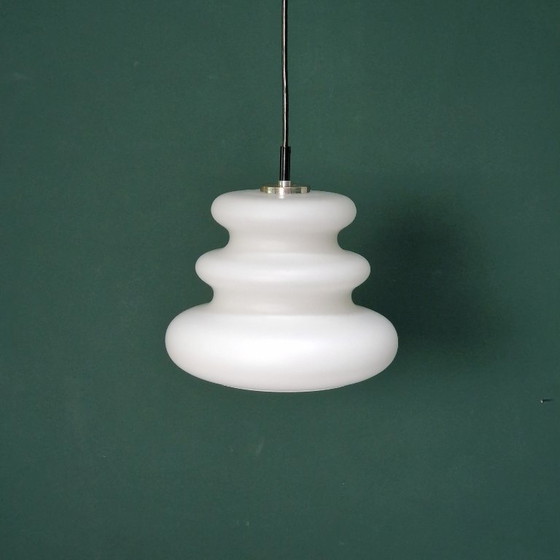 Image 1 of Lampe suspendue vintage par Peill et Putzler, Allemagne, 1960. Modèle AH 1. Verre à lait / verre opalin. Blanc.