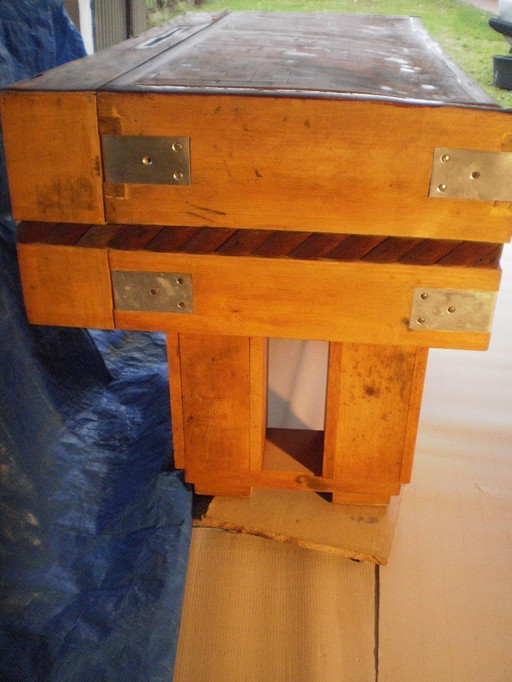 antiker Fleischer-Tisch [1]