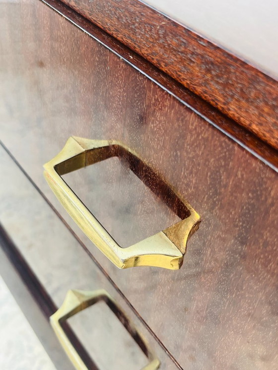 Image 1 of Vintage ladekast uit de jaren 60 met taps toelopende messing poten, Italiaans design.