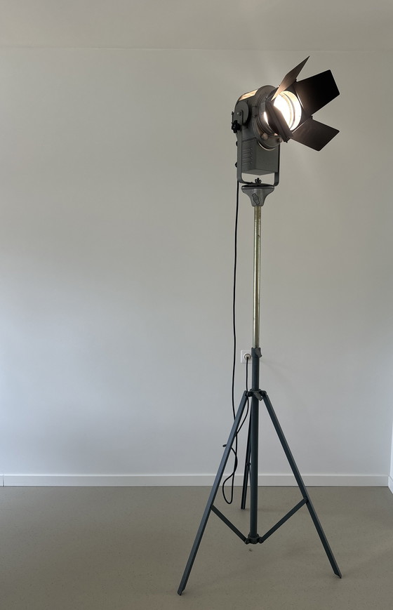 Image 1 of Cremer Paris Theaterlampe auf Ständer ca. 1940