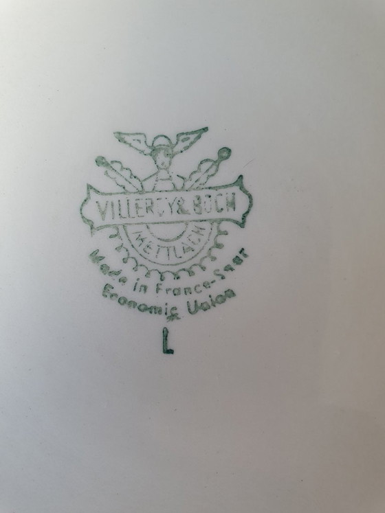Image 1 of Twee vintage Villeroy-Boch dekselschotels 1947-1956