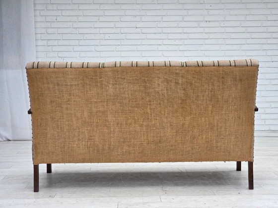 Image 1 of Divano danese a 2 posti, anni '50, rivestimento in tessuto di lana beige, gambe in legno di faggio.