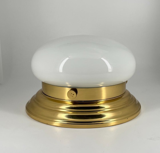 Image 1 of Plafondlamp in mid-century modern stijl – Art Deco – Opaalglas & Messing