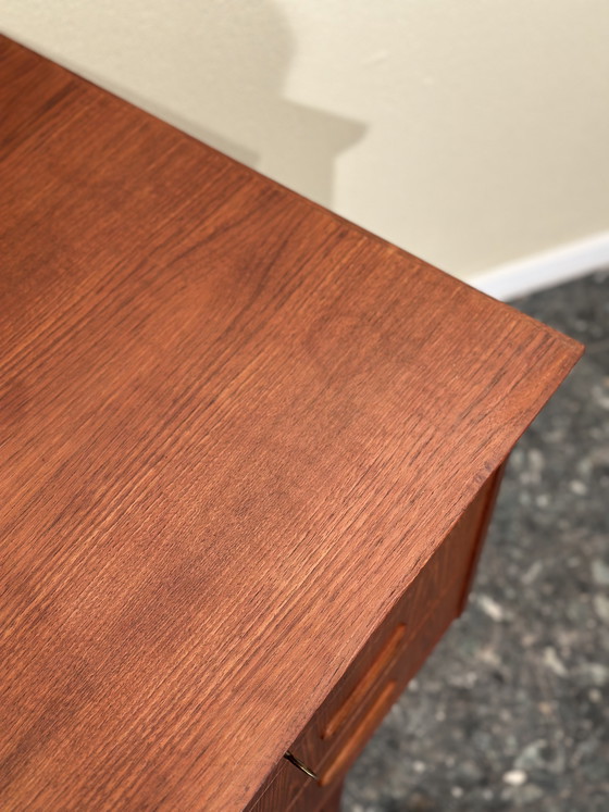 Image 1 of Bureau vintage danois en teck, milieu du siècle