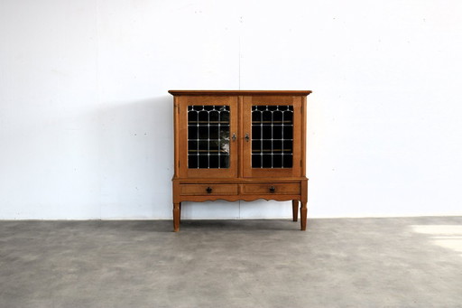 Brutalist Deense vitrinekast