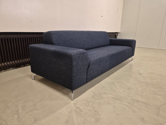 Image 1 of Montel Romero – 3-Sitzer-Sofa – Blau – Stoff – Hocker – Design