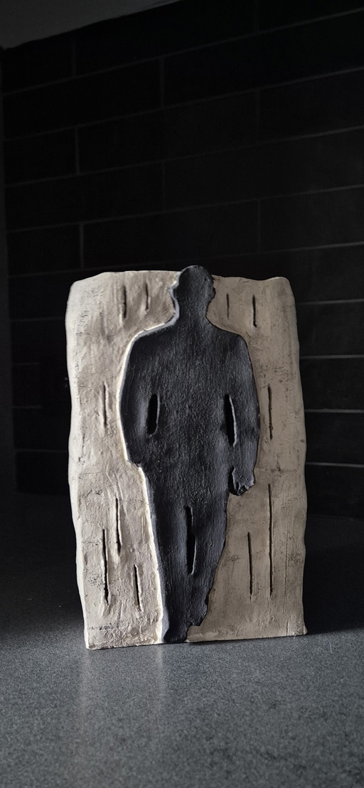 Lampe d'ambiance en céramique faite à la main représentant la silhouette d'un homme
