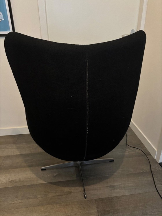 Image 1 of Mooie stoel in stijl van een egg chair