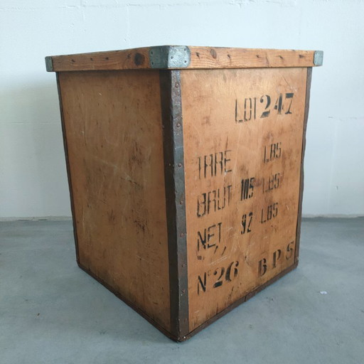 Vintage/Antique Tea Chest Storage Box Showcase Side Table Plant Chest