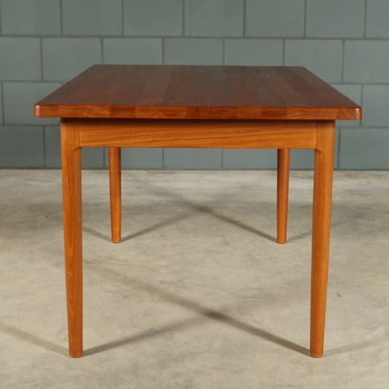 Set da pranzo in teak di metà secolo: tavolo e 4 sedie. – Velvet (photo 3 of 24)