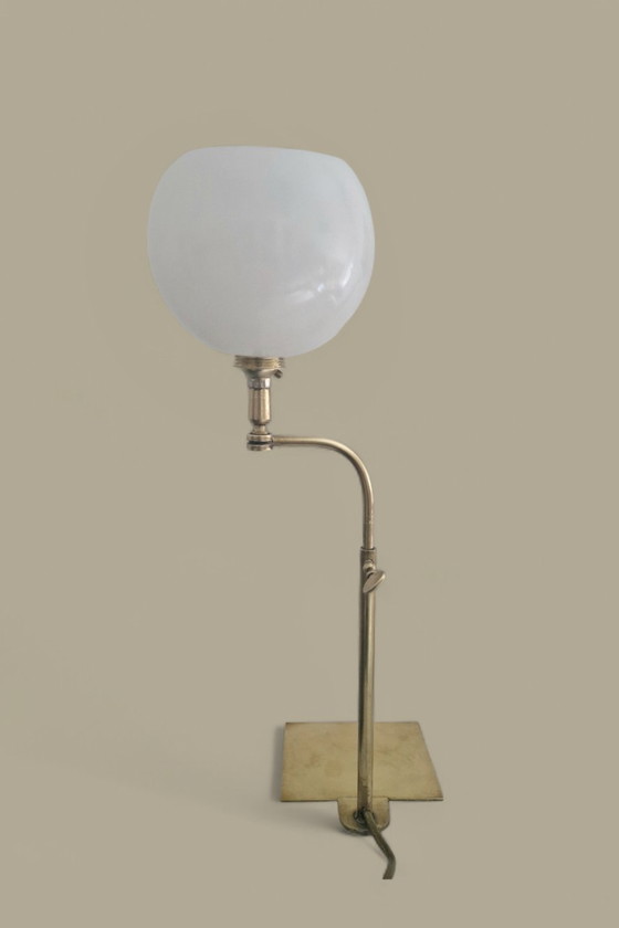 Image 1 of Lampe ancienne Laiton & Opaline - Travail moderniste années 40