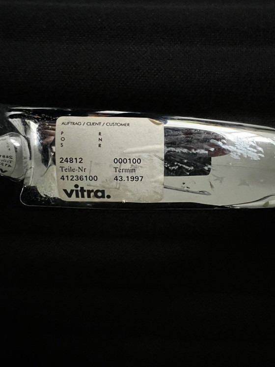 Image 1 of 2 sillas Vitra EA 107 hopsak