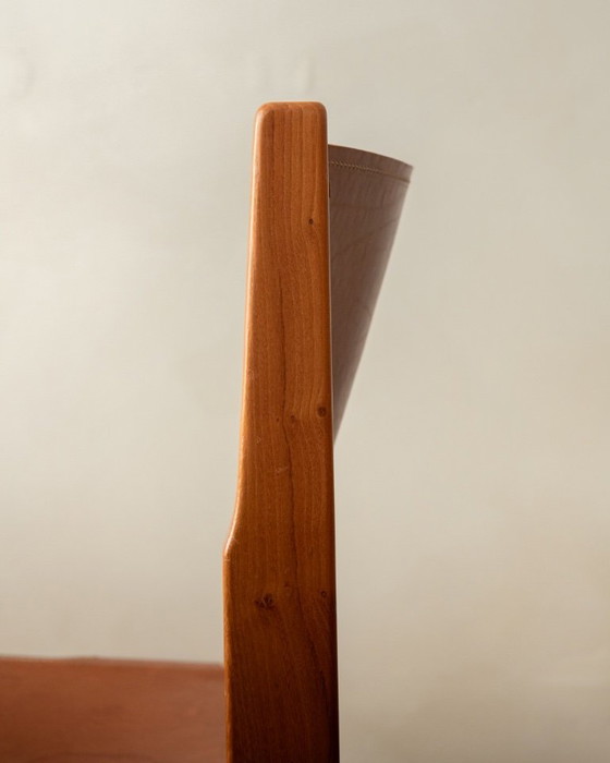 Image 1 of Brutalistische eetkamerstoelen van iepenhout en leer van Maison Regain, jaren 70, set van 4