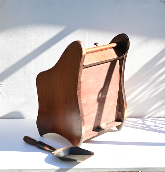 Image 1 of Antike seltene edwardianische Nussbaumkohletruhe, Kaminkohletruhe, Schottland 1920.