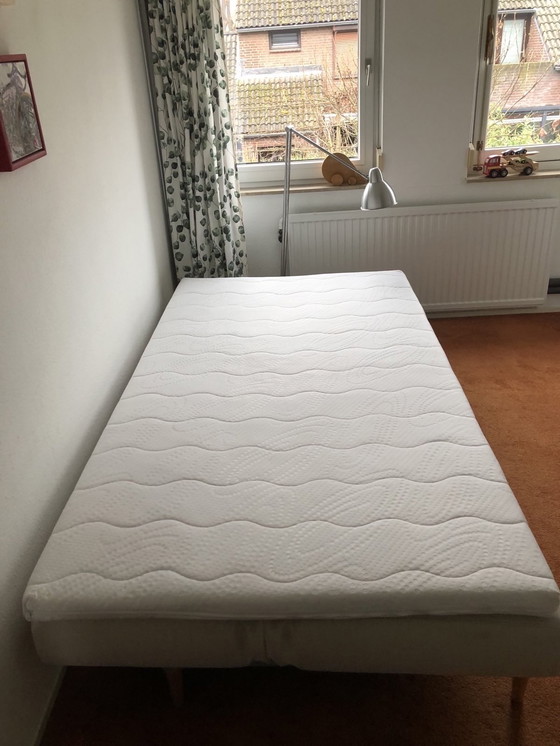 Image 1 of Elegantes Schlafsofa im skandinavischen Look