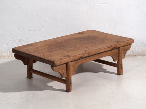 Tavolino basso antico in legno di pino – Cina, circa 1930