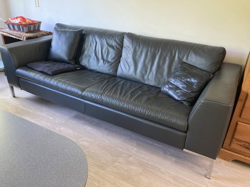 Montel p4 2.5 seater in black leather