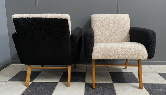 Image 1 of set black and White boucle lounge chairs 1960s