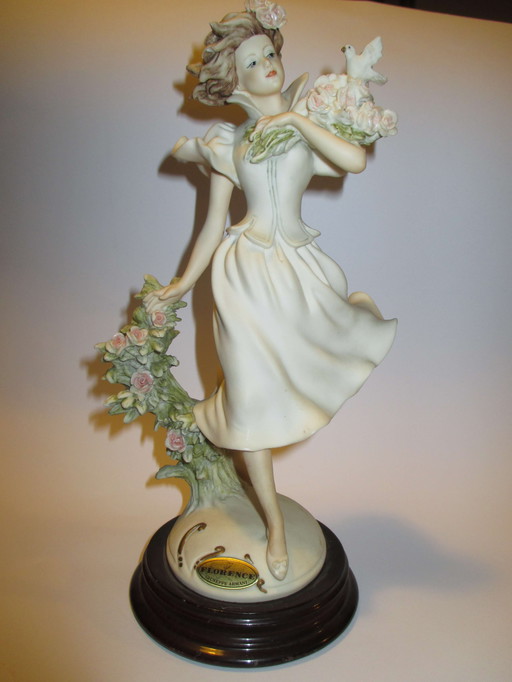 Statuette by Giuseppe Armani in ceramic